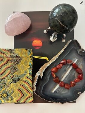🔮 4 Piece Healing Crystal Gift in Hummingbird Box - Labradorite Sphere 🎁